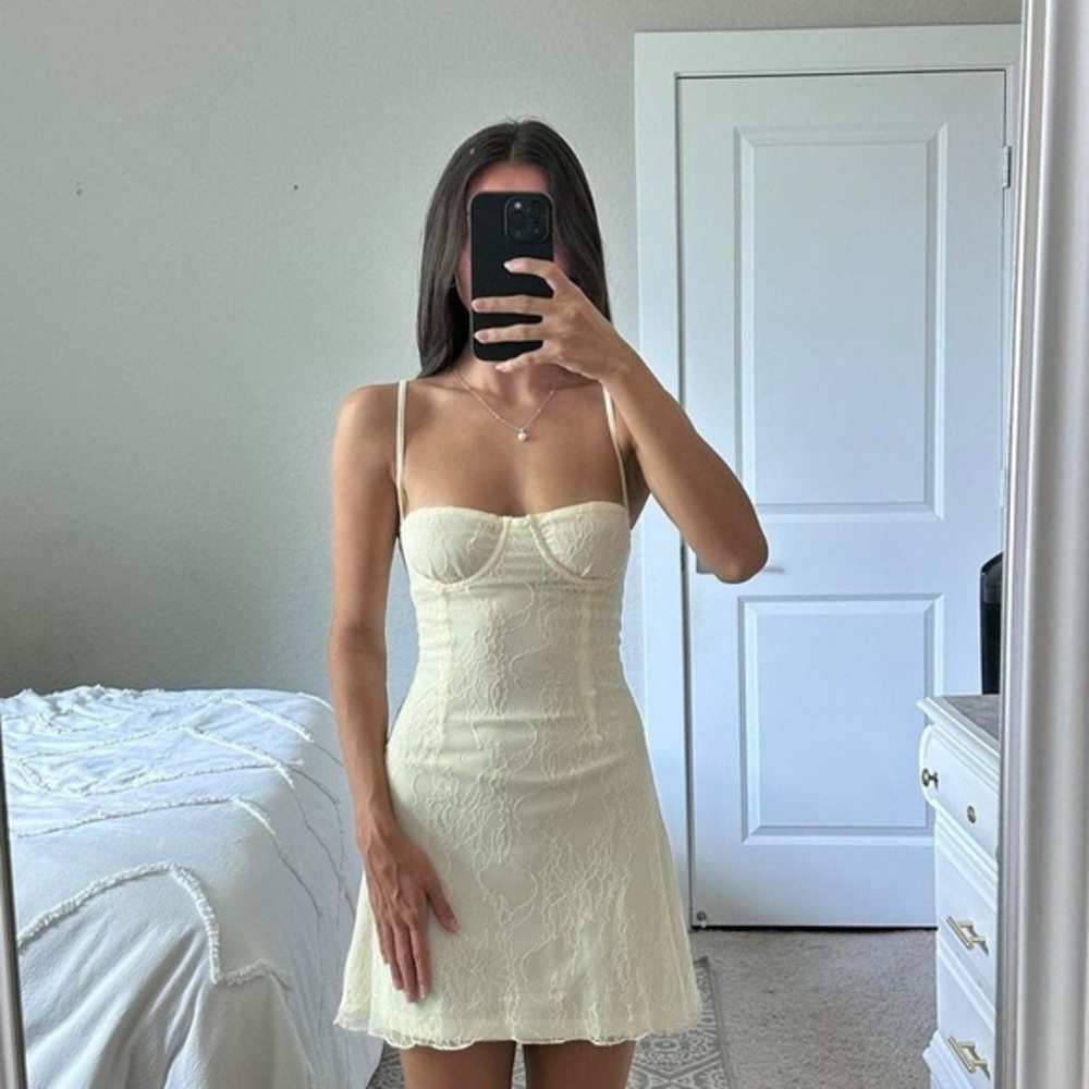 WE WORE WHAT Stretch Lace Mini Dress Ivory